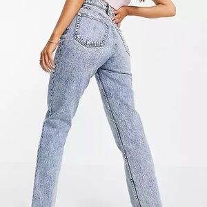A&F 90s HIGH RAISE STRAIGHT JEANS